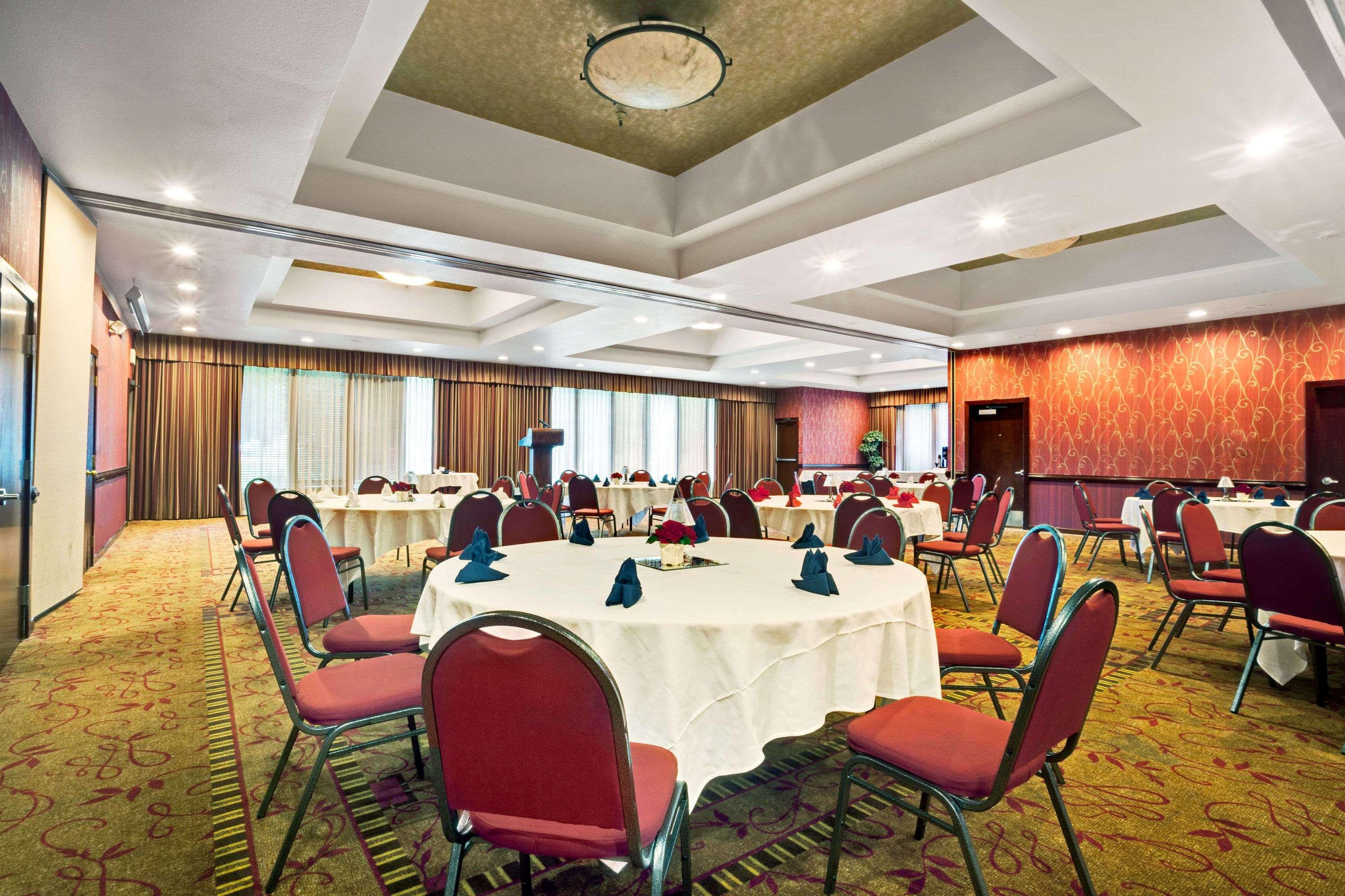 Ramada By Wyndham Tukwila Southcenter Hotel Ngoại thất bức ảnh