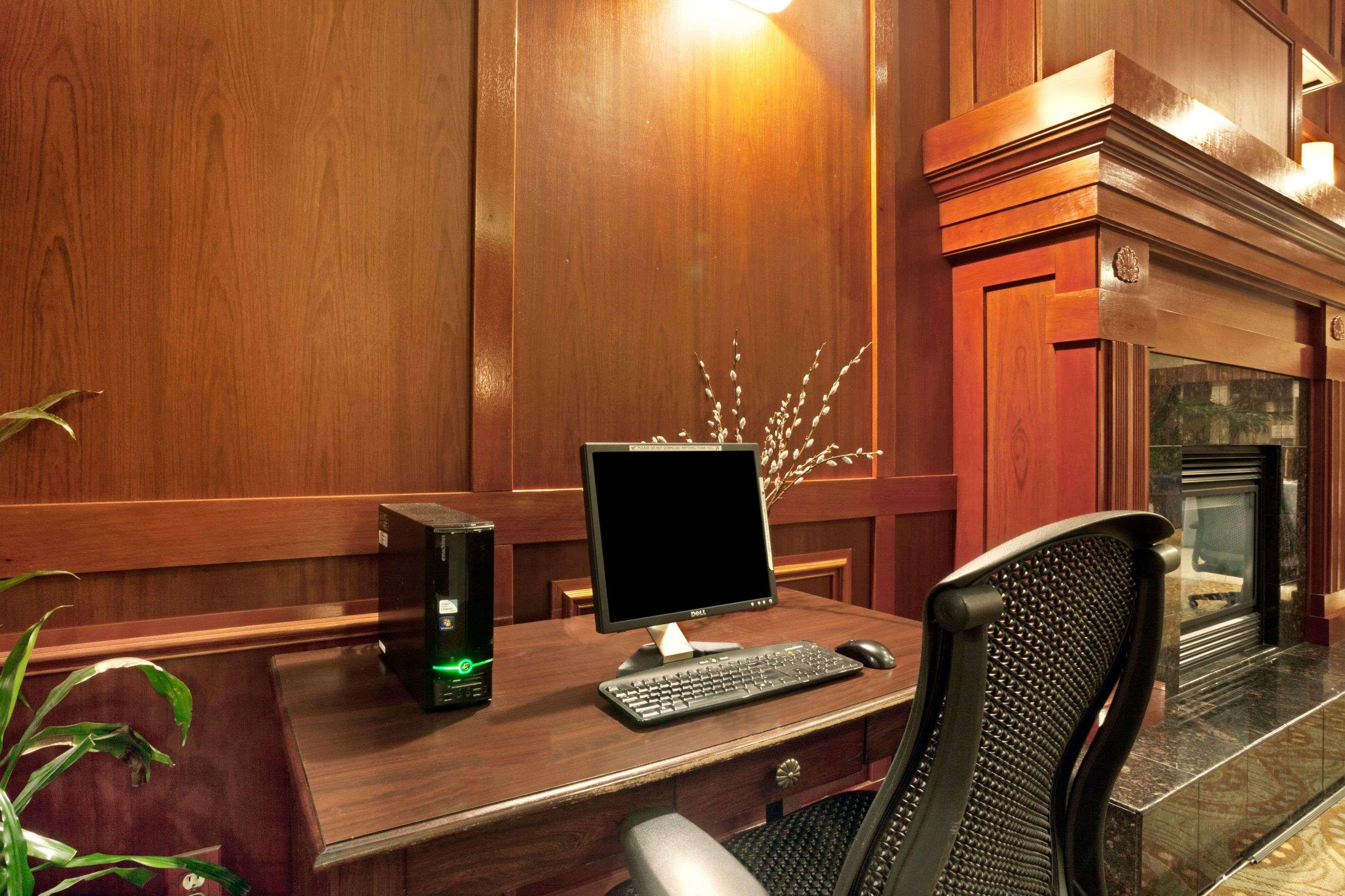 Ramada By Wyndham Tukwila Southcenter Hotel Ngoại thất bức ảnh