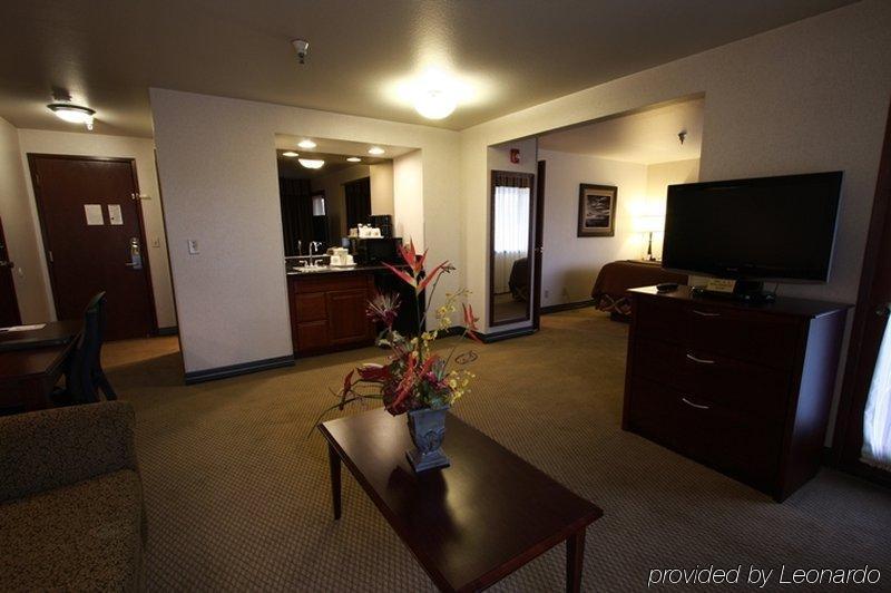 Ramada By Wyndham Tukwila Southcenter Hotel Phòng bức ảnh