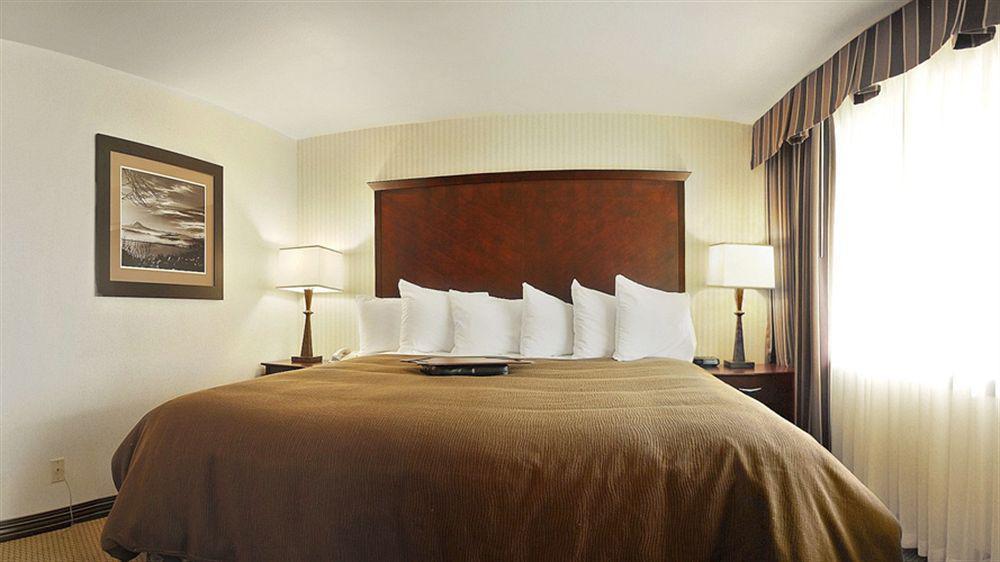 Ramada By Wyndham Tukwila Southcenter Hotel Ngoại thất bức ảnh